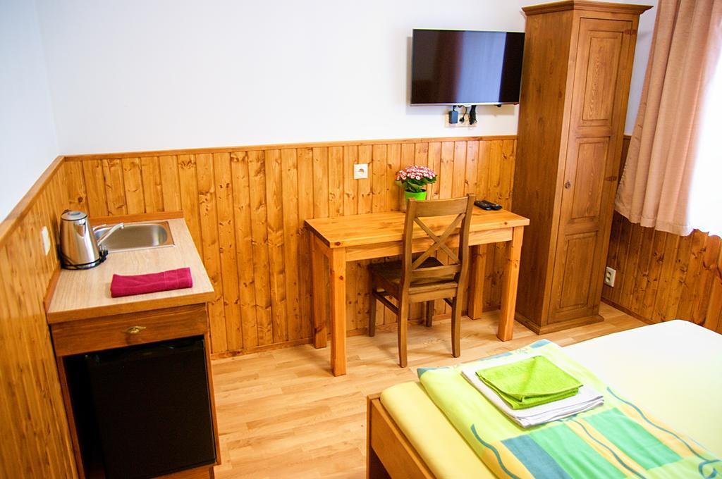Vila Pod Branou Poprad Exterior foto
